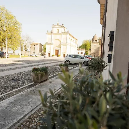 Relais La Rocca Bed & Breakfast