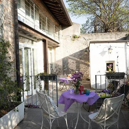 Relais La Rocca Bed & Breakfast *