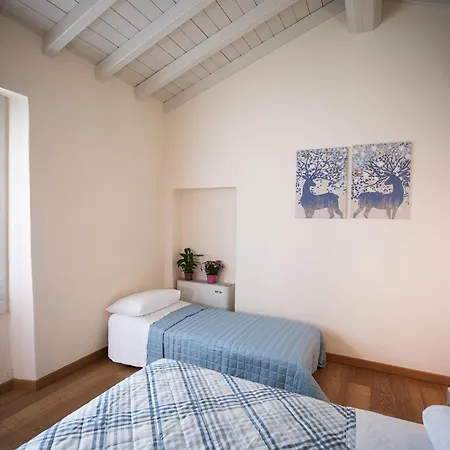 Relais La Rocca Bed & Breakfast *