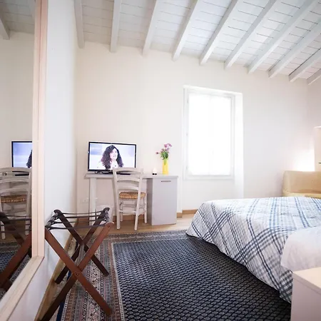 Relais La Rocca Oda ve Kahvaltı Solferino