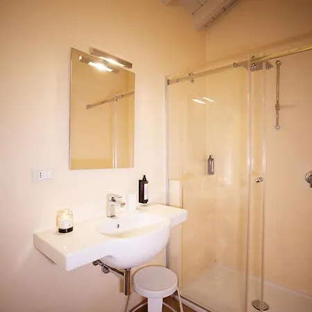 Oda ve Kahvaltı Relais La Rocca 3*